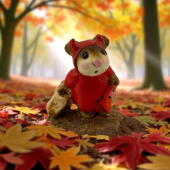Wee Forest Folk "Little Devil" 1981 M-061 Mouse Figurine AP signed Red Outfit - Picture 1 of 9